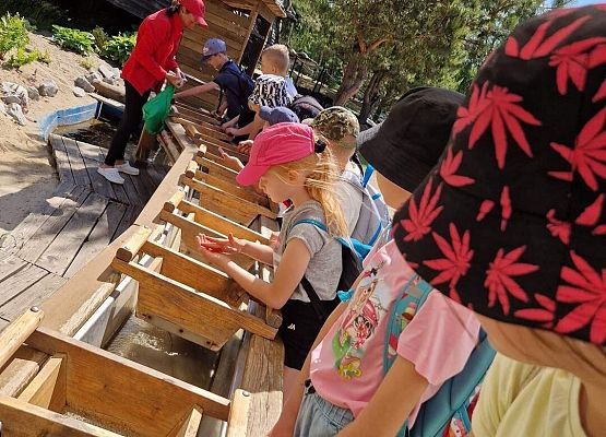 Grafika 86: Czerwcowa wycieczka kl. IIIB do Łeby