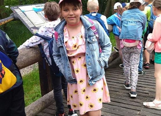 Grafika 41: Wycieczka klas drugich do Parku Ewolucji w Sławotówku