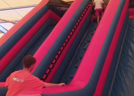 Grafika 12: Pierwszaki w Funlandii - Dmuchanym Parku Rozrywki w Łebie