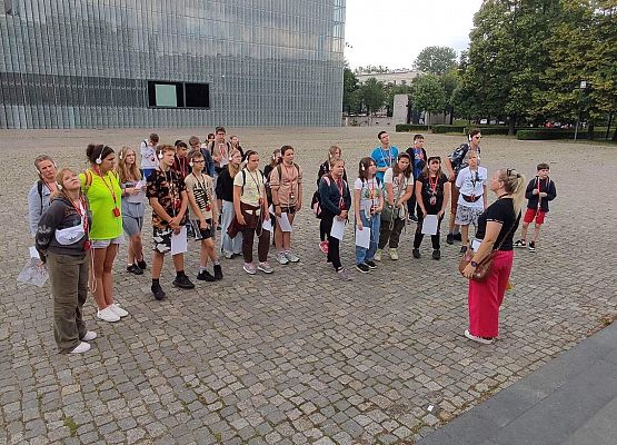 Grafika 13: Forum "Dialogu" zorganizowało wycieczkę do Warszawy dla uczniów z kl. VI i VII SP Wicko