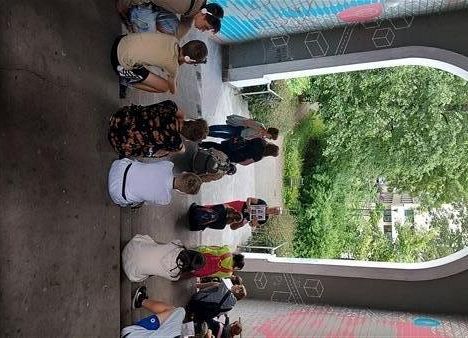 Grafika 11: Wyjazd kl. VIIa i VIa oraz grupy uczniów z Ukrainy do Warszawy – realizacja II edycji projektu „Razem odkrywamy żydowską historię i kulturę”