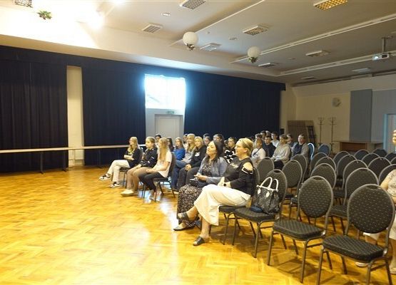Grafika 1: Nasi uczniowie wzięli udział  w Narodowym Czytaniu "Nad Niemnem" Elizy Orzeszkowej