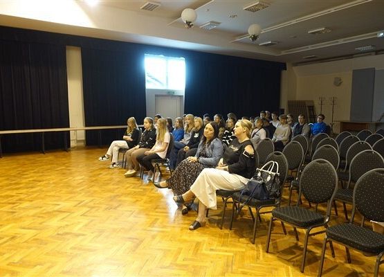 Grafika 2: Nasi uczniowie wzięli udział  w Narodowym Czytaniu "Nad Niemnem" Elizy Orzeszkowej