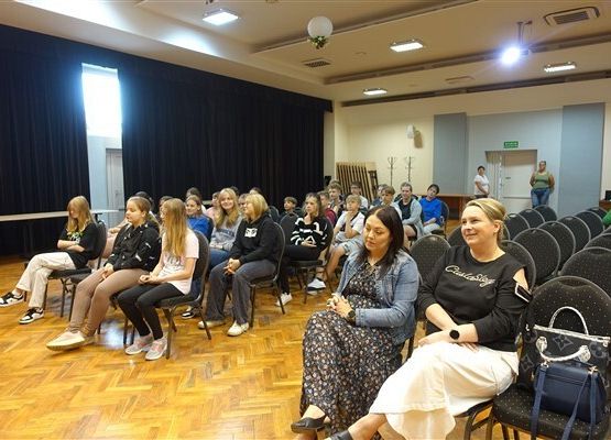 Grafika 11: Nasi uczniowie wzięli udział  w Narodowym Czytaniu "Nad Niemnem" Elizy Orzeszkowej