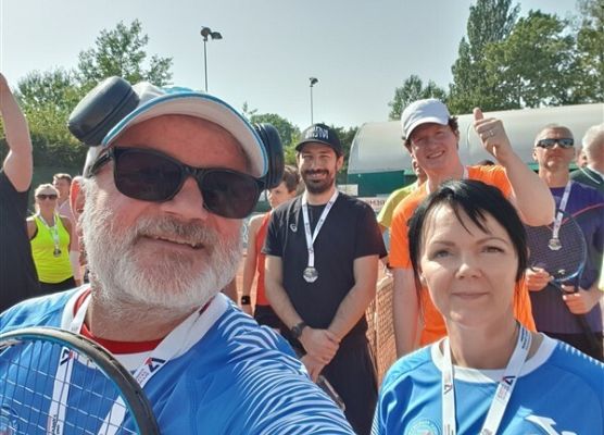 Grafika 3: Tenisiści z Wicka zaprezentowali swoje umiejętności w ogólnopolskich rozgrywkach na kortach „Warszawianki”