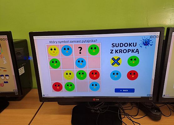 Grafika 4: Międzynarodowy Dzień Kropki w szkole w Wicku