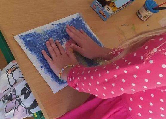 Grafika 11: Międzynarodowy Dzień Kropki w szkole w Wicku