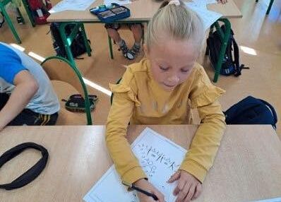 Grafika 34: Międzynarodowy Dzień Kropki w szkole w Wicku