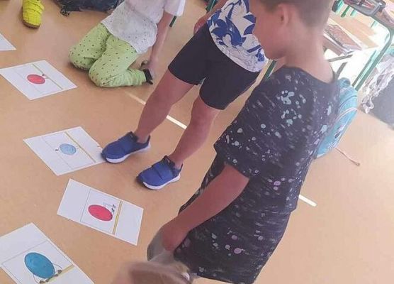 Grafika 54: Międzynarodowy Dzień Kropki w szkole w Wicku