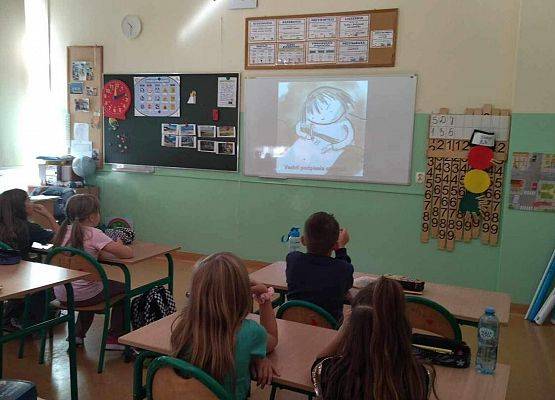 Grafika 51: Fotorelacja z obchodów Międzynarodowego Dnia Kropki w szkole w Wicku