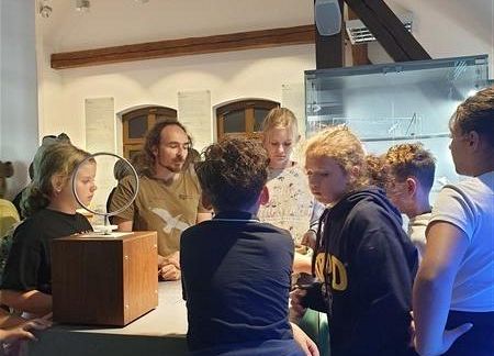 Grafika 9: Klasy piąte uczestniczyły w zajęciach przyrodniczych w Słowińskim Parku Narodowym w Czołpinie