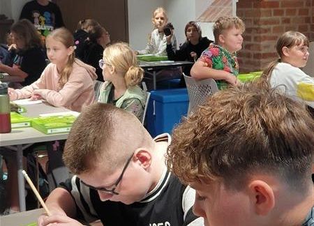 Grafika 13: Klasy piąte uczestniczyły w zajęciach przyrodniczych w Słowińskim Parku Narodowym w Czołpinie