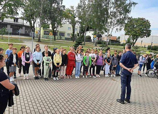 Grafika 1: Egzamin na kartę rowerową dla klas piątych i szóstych SP Wicko