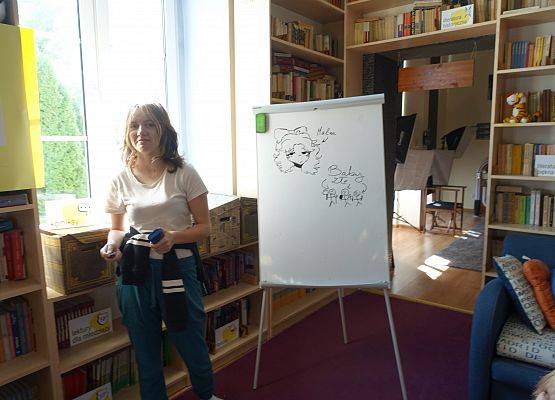 Grafika 1: Dyskusyjny Klub Książki w Bibliotece Szkolnej w Wicku wznowił swoją działalność po wakacjach