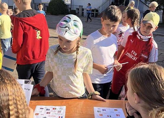 Grafika 39: Fotorelacja z obchodów Europejskiego Dnia Języków w SP Wicko