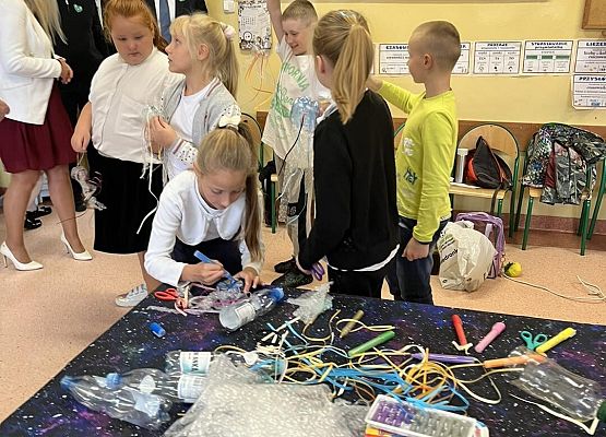 Grafika 6: Uroczyste otwarcie „Ekopracowni” przyrodniczej OZE w SP Wicko