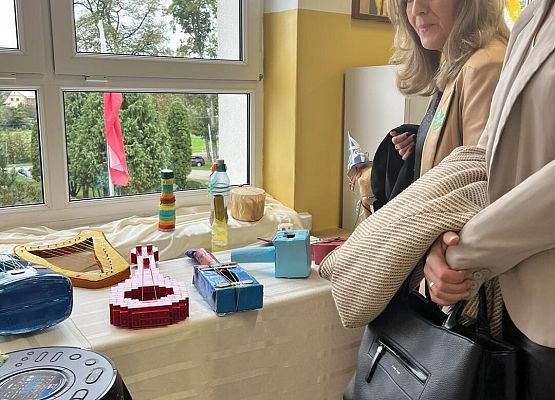 Grafika 15: Uroczyste otwarcie „Ekopracowni” przyrodniczej OZE w SP Wicko