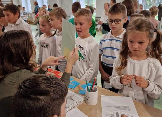 Grafika 43: Uroczyste otwarcie „Ekopracowni” przyrodniczej OZE w SP Wicko