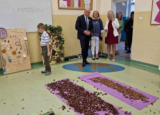 Grafika 60: Uroczyste otwarcie „Ekopracowni” przyrodniczej OZE w SP Wicko