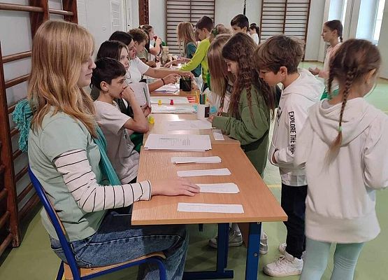 Grafika 90: Uroczyste otwarcie „Ekopracowni” przyrodniczej OZE w SP Wicko