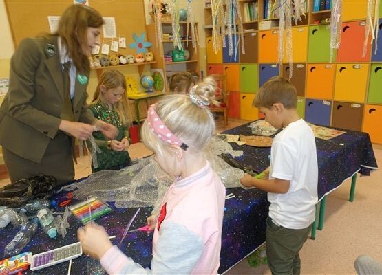 Grafika 14: Prelekcja oraz warsztaty z edukatorką Słowińskiego Parku Narodowego i wystawa o śmieciach w Bałtyku