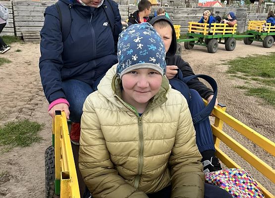 Grafika 5: Piesza wycieczka klas czwartych do Farmy Alexa