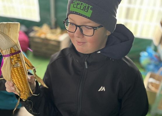 Grafika 14: Piesza wycieczka klas czwartych do Farmy Alexa