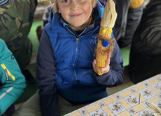 Grafika 22: Piesza wycieczka klas czwartych do Farmy Alexa