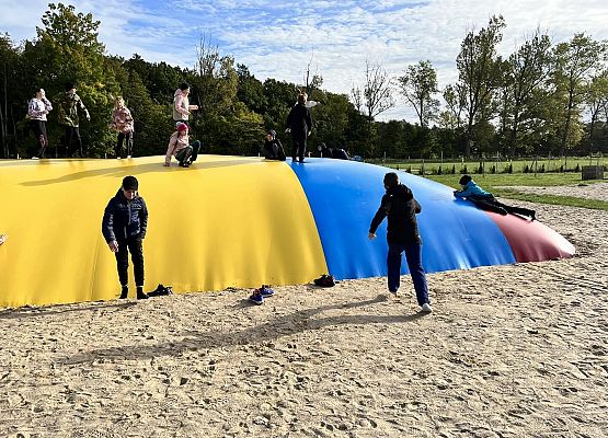 Grafika 31: Piesza wycieczka klas czwartych do Farmy Alexa