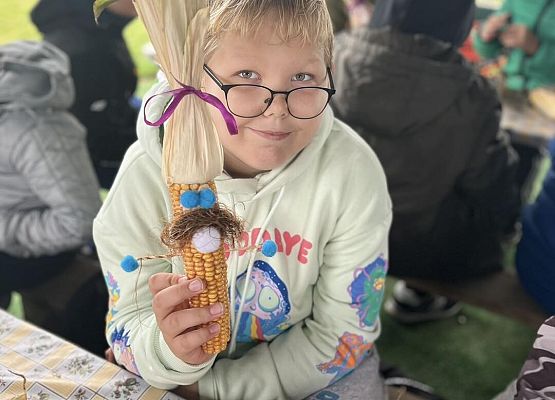 Grafika 46: Piesza wycieczka klas czwartych do Farmy Alexa