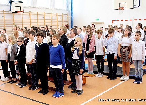 Grafika 2: Uroczystość szkolna z okazji Dnia Edukacji Narodowej