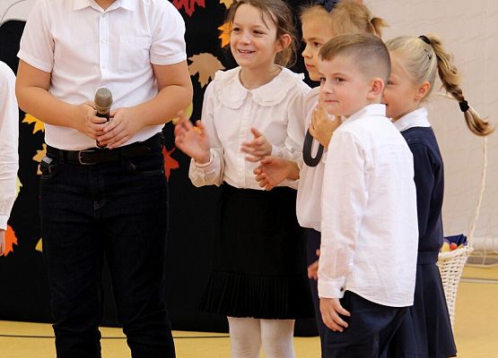 Grafika 13: Uroczystość szkolna z okazji Dnia Edukacji Narodowej