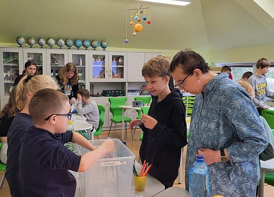 Grafika 13: Warsztaty dla uczniów Szkół Podstawowych w Szczenurzy, Maszewku i Wicku „Ekoenergetyczni - Odnawialne Źródła Energii” w ramach Festiwalu Energii