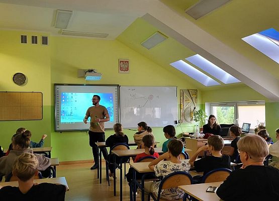 Grafika 20: Warsztaty dla uczniów Szkół Podstawowych w Szczenurzy, Maszewku i Wicku „Ekoenergetyczni - Odnawialne Źródła Energii” w ramach Festiwalu Energii