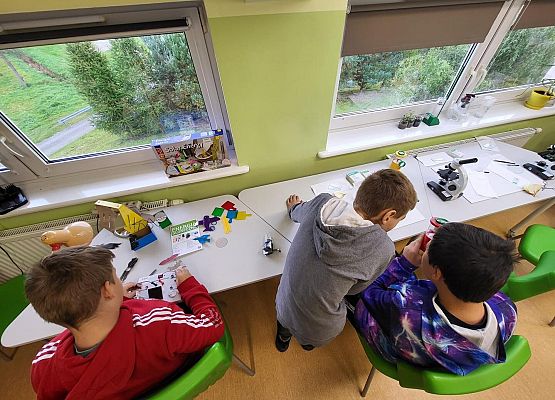 Grafika 25: Warsztaty dla uczniów Szkół Podstawowych w Szczenurzy, Maszewku i Wicku „Ekoenergetyczni - Odnawialne Źródła Energii” w ramach Festiwalu Energii