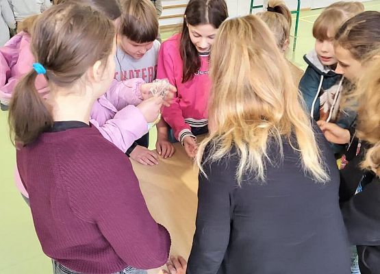 Grafika 27: Warsztaty dla uczniów Szkół Podstawowych w Szczenurzy, Maszewku i Wicku „Ekoenergetyczni - Odnawialne Źródła Energii” w ramach Festiwalu Energii