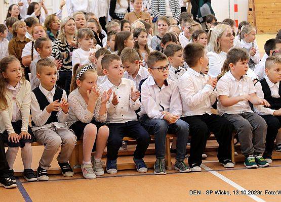 Grafika 27: Fotorelacja z obchodów Dnia Edukacji Narodowej w Szkole Podstawowej w Wicku