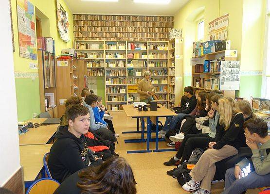 Wizyta uczniów SP Szczenurze w Bibliotece Szkolnej w Wicku 1