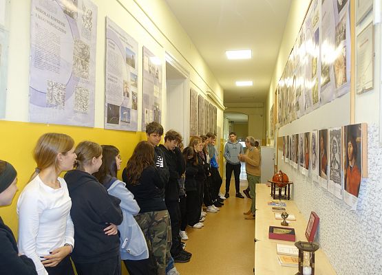 Wizyta uczniów SP Szczenurze w Bibliotece Szkolnej w Wicku 2