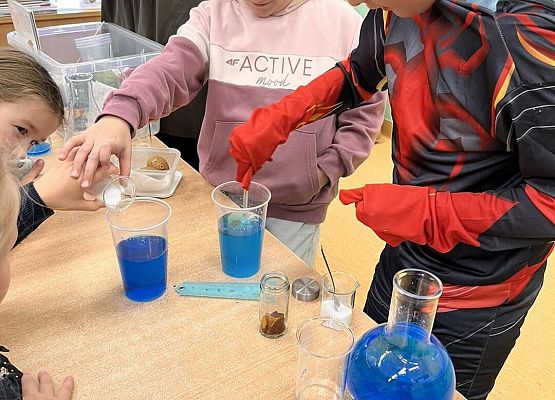 Grafika 7: Zajęcia przyrodnicze w klasach trzecich z edukatorami SPN