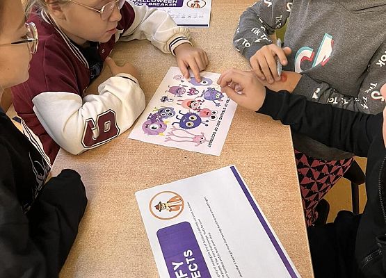 Grafika 8: "Where’s the 31st of October???" - zajęcia tematyczne z języka angielskiego