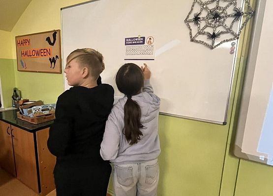 Grafika 9: "Where’s the 31st of October???" - zajęcia tematyczne z języka angielskiego