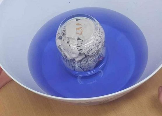 Grafika 14: "Czytelnicza środa" i  "Eksperymenty na cztery pory roku"  - dwa projekty realizowane przez klasę IIA