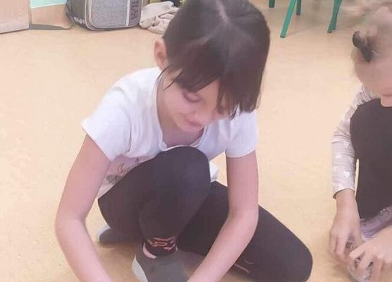 Grafika 22: "Czytelnicza środa" i  "Eksperymenty na cztery pory roku"  - dwa projekty realizowane przez klasę IIA