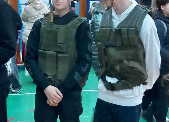 Grafika 1: Nasi ósmoklasiści uczestniczyli w Powiatowych Targach Edukacyjnych w Lęborku