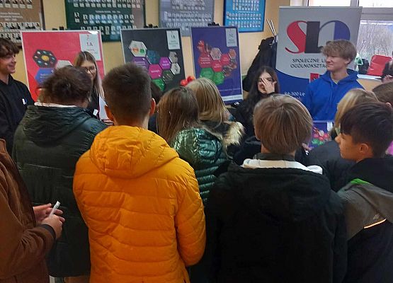 Grafika 3: Nasi ósmoklasiści uczestniczyli w Powiatowych Targach Edukacyjnych w Lęborku