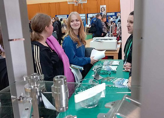 Grafika 7: Nasi ósmoklasiści uczestniczyli w Powiatowych Targach Edukacyjnych w Lęborku