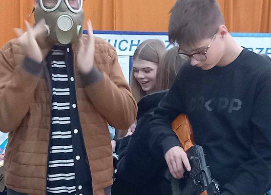 Grafika 9: Nasi ósmoklasiści uczestniczyli w Powiatowych Targach Edukacyjnych w Lęborku