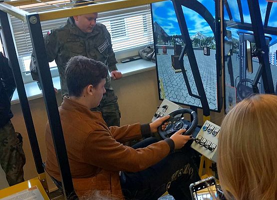 Grafika 14: Nasi ósmoklasiści uczestniczyli w Powiatowych Targach Edukacyjnych w Lęborku