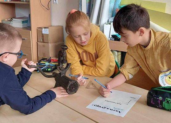 Grafika 19: Uczniowie klasy IVB poznali warsztat pracy historyka